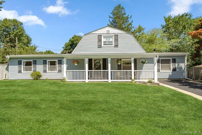 1 Grendon Lane Farmingville, NY 11738