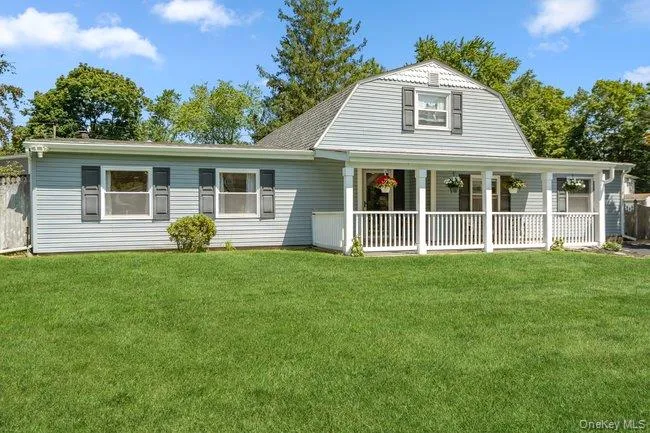 1 Grendon Lane Farmingville, NY 11738
