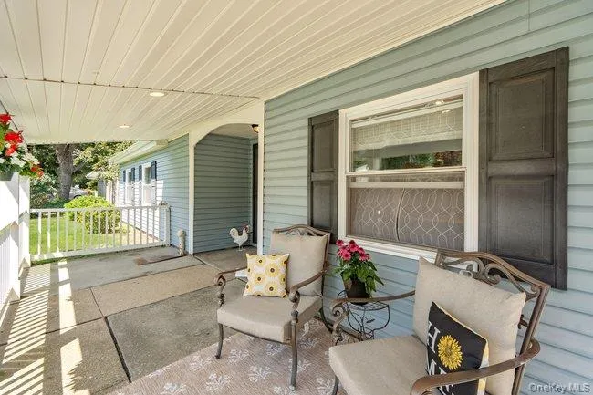 1 Grendon Lane Farmingville, NY 11738