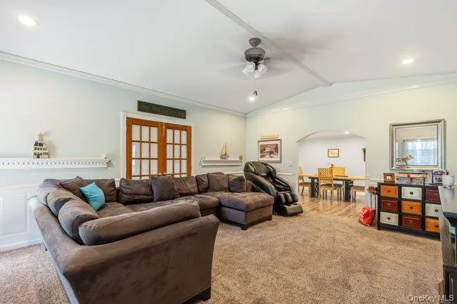 1 Grendon Lane Farmingville, NY 11738