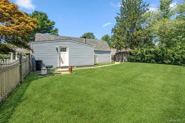 1 Grendon Lane Farmingville, NY 11738
