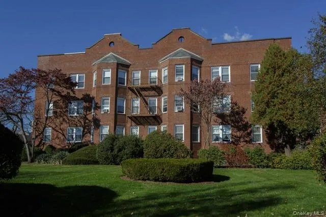 365 Stewart Avenue #C23 Garden City, NY 11530