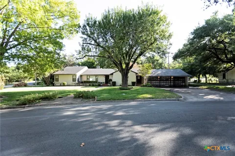 319 King Circle