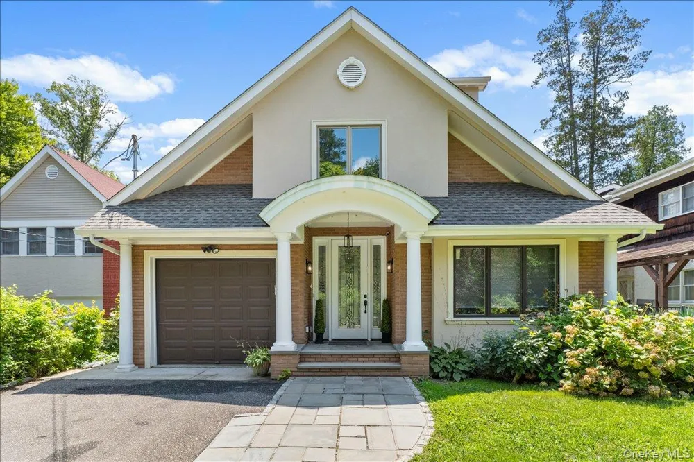11A Forest Lane Great Neck, NY 11024