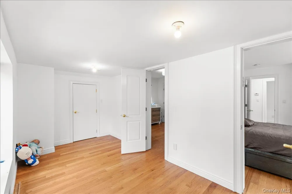 11A Forest Lane Great Neck, NY 11024
