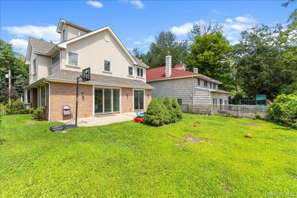 11A Forest Lane Great Neck, NY 11024