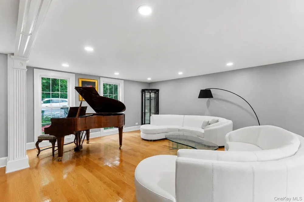 450 Oyster Bay Road Matinecock, NY 11560