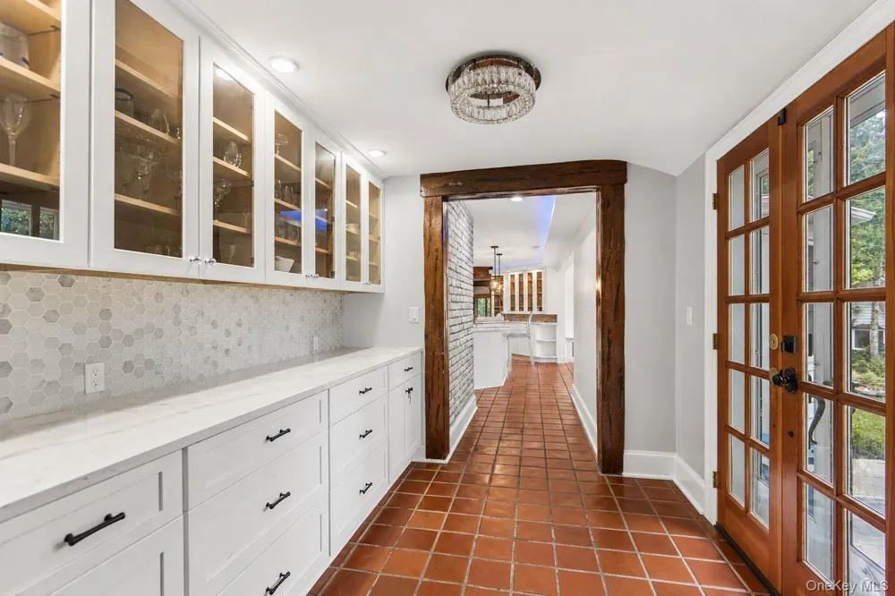 450 Oyster Bay Road Matinecock, NY 11560