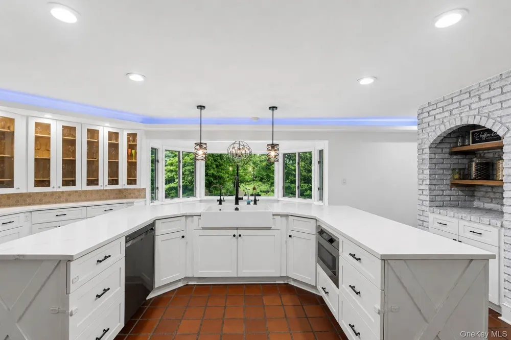 450 Oyster Bay Road Matinecock, NY 11560