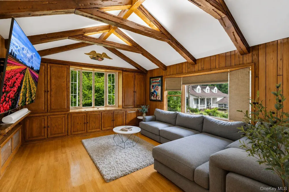 450 Oyster Bay Road Matinecock, NY 11560