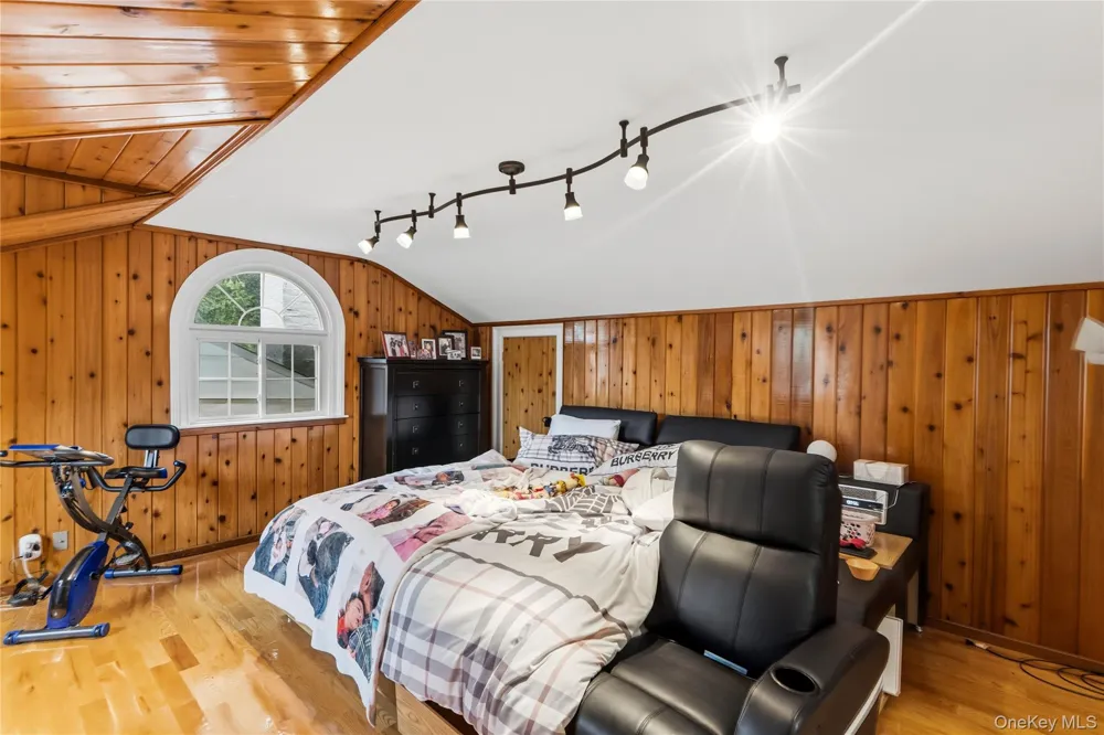 450 Oyster Bay Road Matinecock, NY 11560