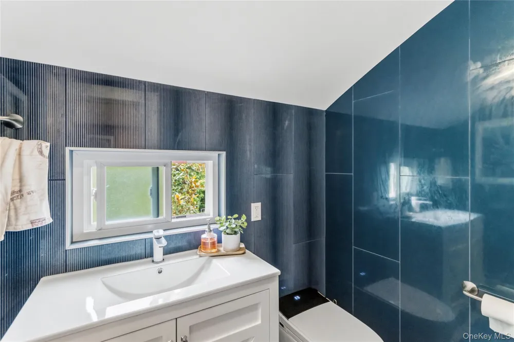 450 Oyster Bay Road Matinecock, NY 11560