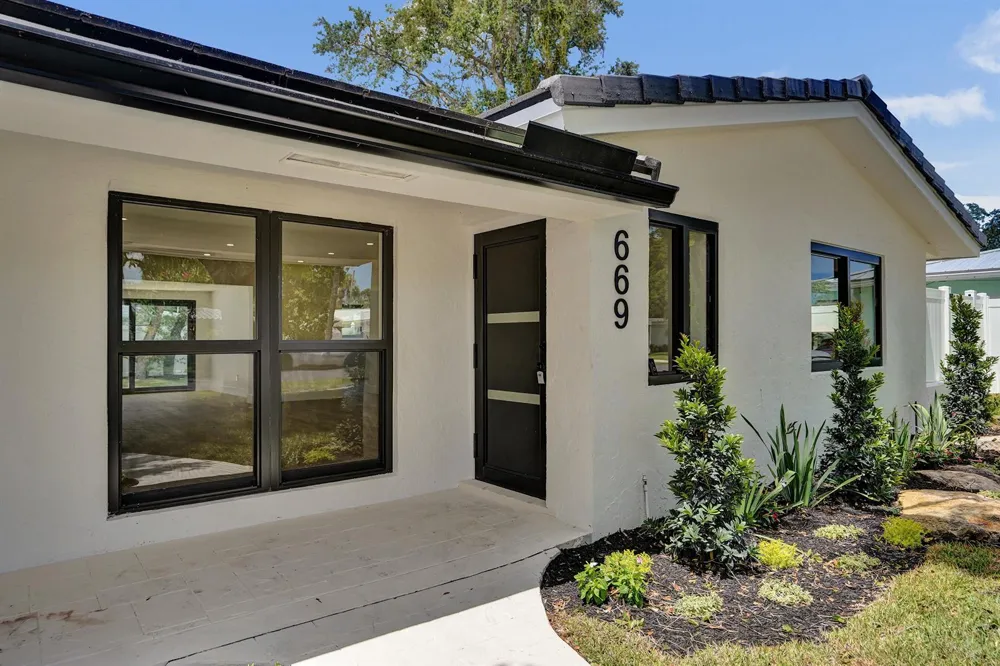 669 SW 3rd Street Boca Raton, FL 33486