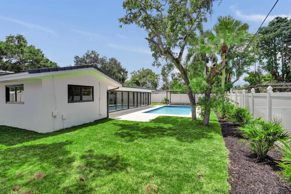 669 SW 3rd Street Boca Raton, FL 33486