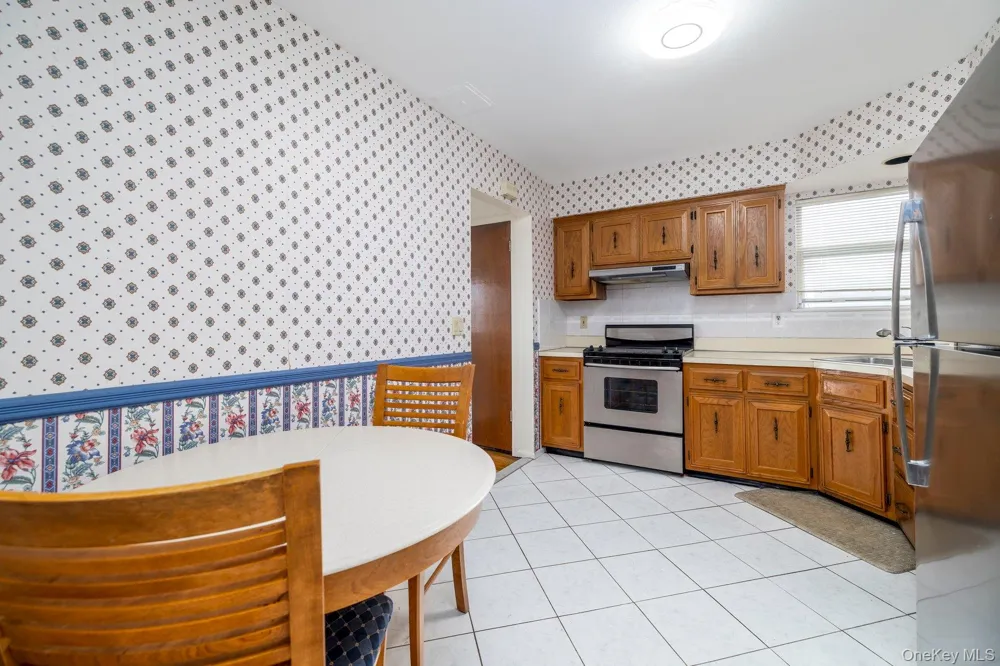 1706 Washington Drive Merrick, NY 11566