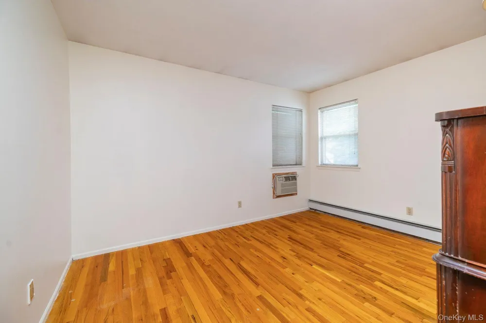 1706 Washington Drive Merrick, NY 11566
