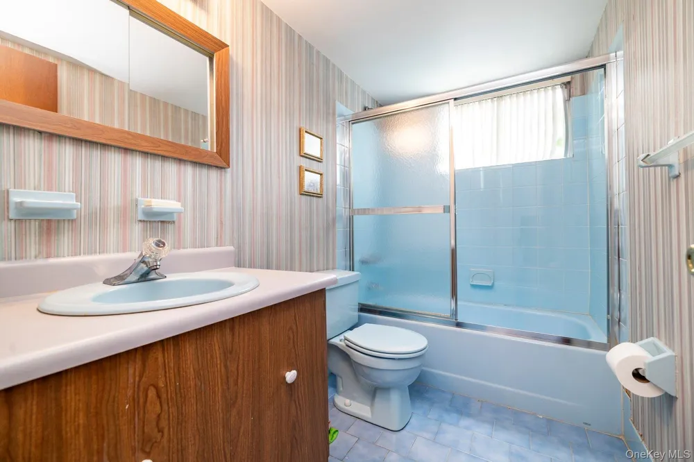 1706 Washington Drive Merrick, NY 11566