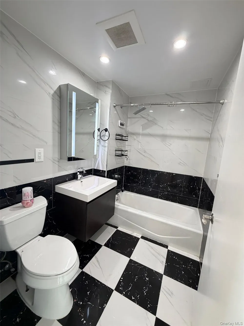 14238 37th Avenue #11A Flushing, NY 11354