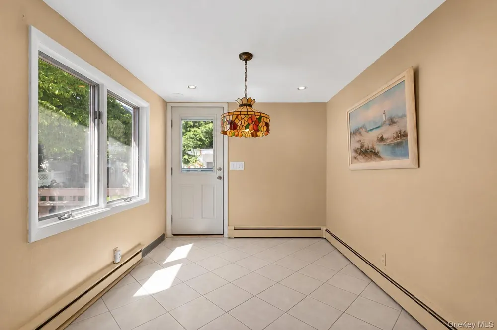 17 Cypress Avenue Port Washington, NY 11050