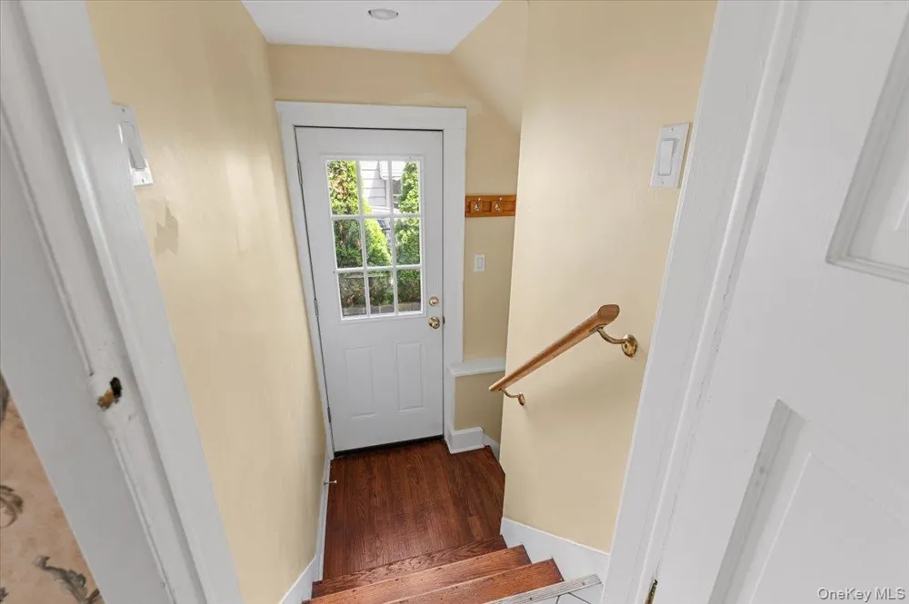 17 Cypress Avenue Port Washington, NY 11050