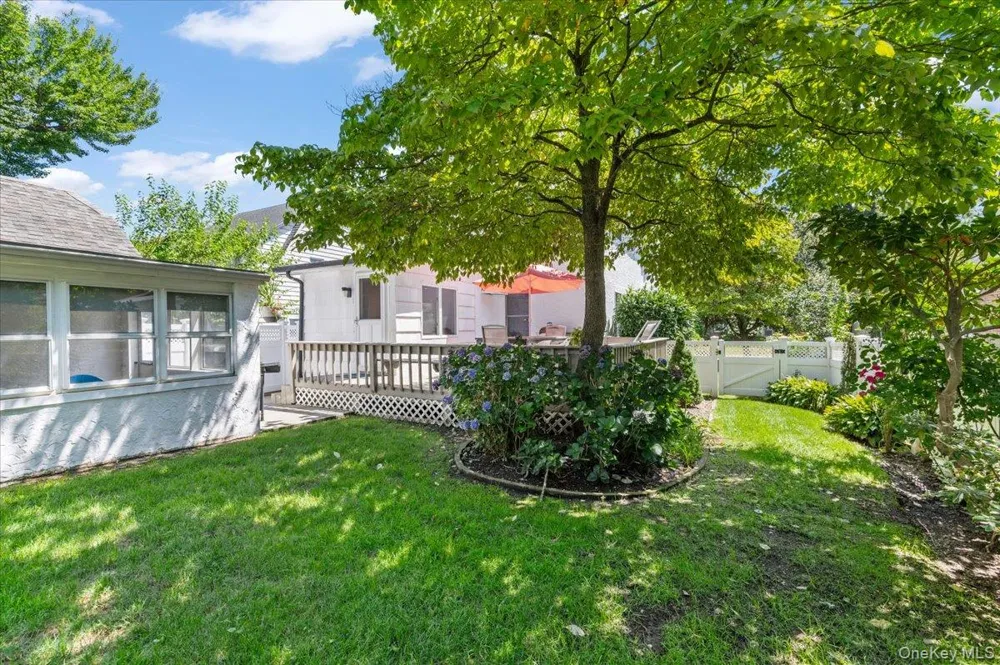 17 Cypress Avenue Port Washington, NY 11050