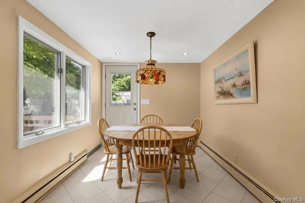 17 Cypress Avenue Port Washington, NY 11050