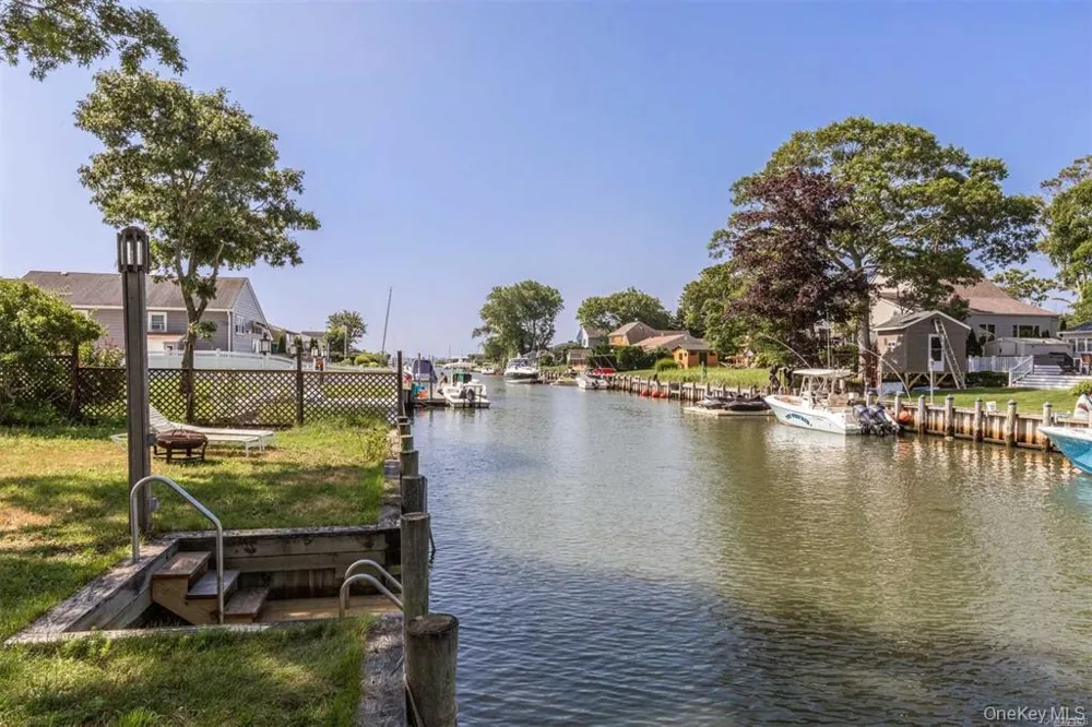 18 Tarpon Road East Quogue, NY 11942