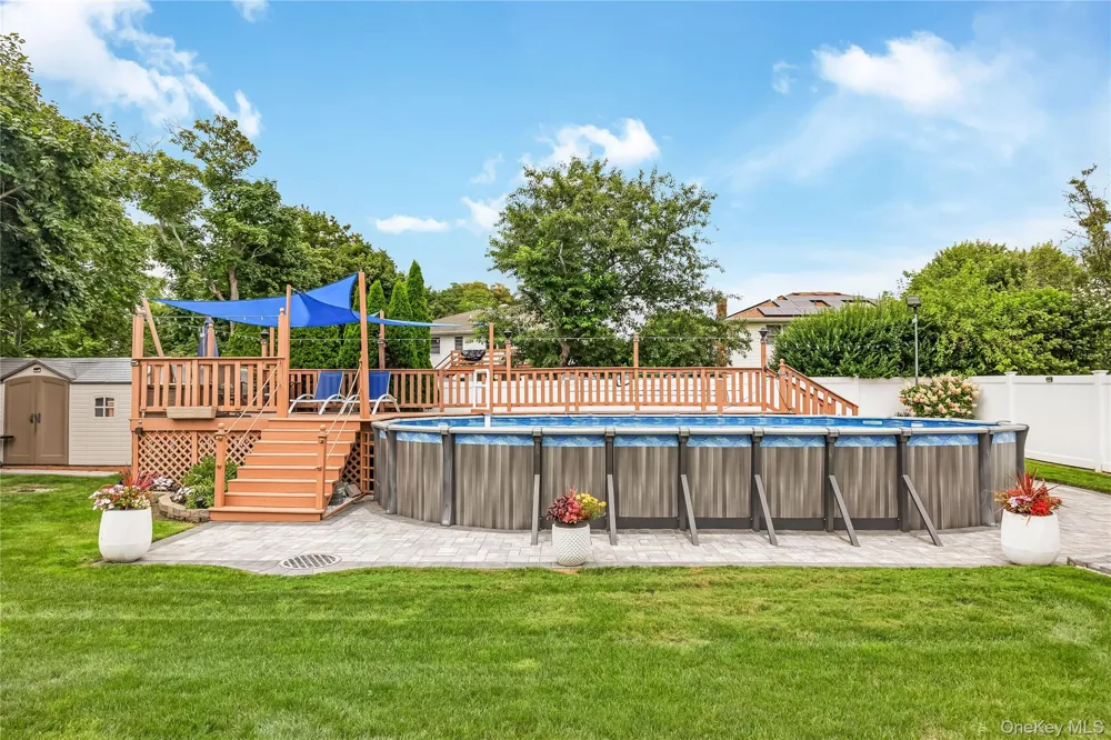 17 E Lincoln Avenue Massapequa, NY 11758