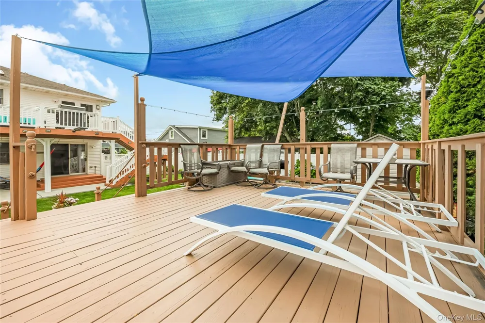 17 E Lincoln Avenue Massapequa, NY 11758