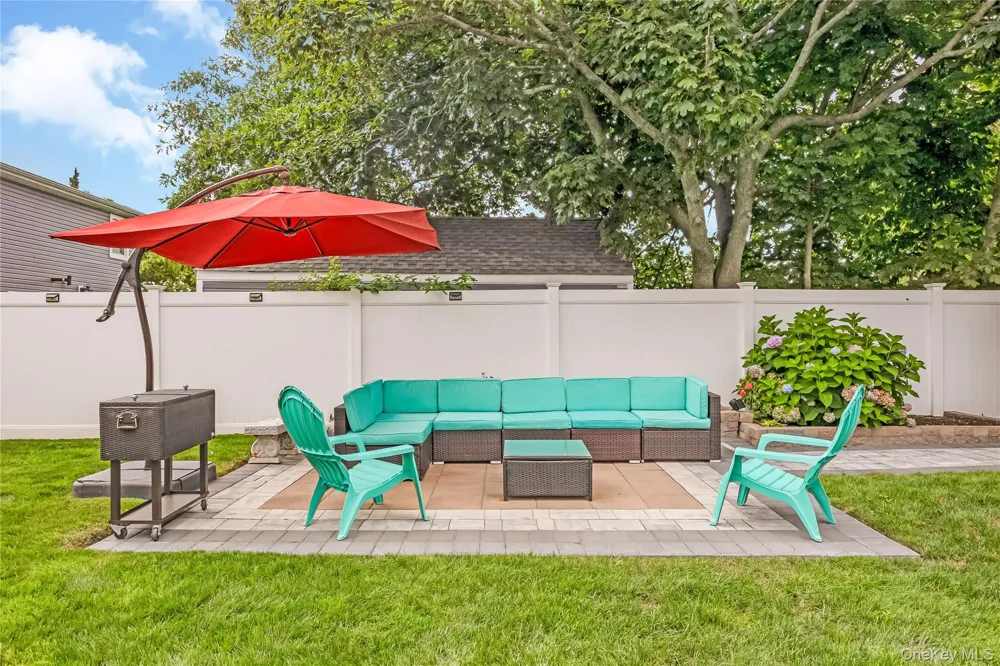 17 E Lincoln Avenue Massapequa, NY 11758