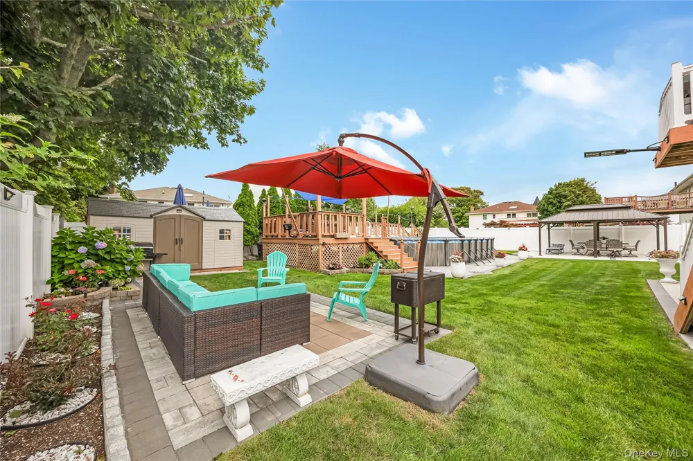 17 E Lincoln Avenue Massapequa, NY 11758