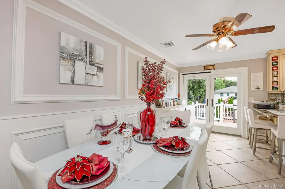 17 E Lincoln Avenue Massapequa, NY 11758