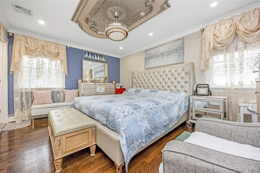 17 E Lincoln Avenue Massapequa, NY 11758