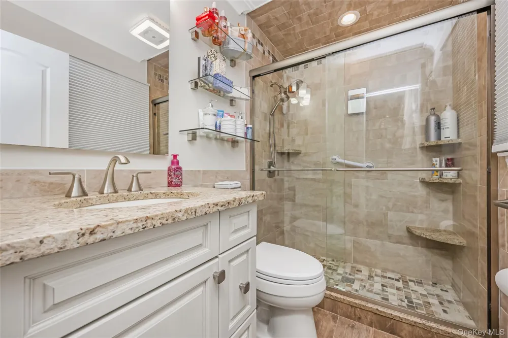 17 E Lincoln Avenue Massapequa, NY 11758