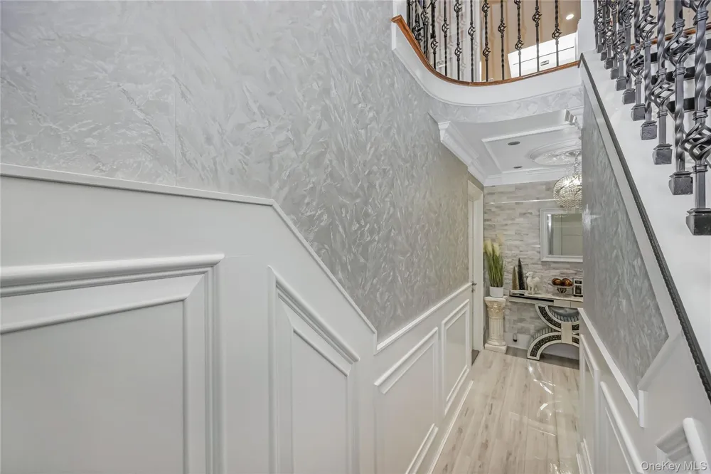 17 E Lincoln Avenue Massapequa, NY 11758