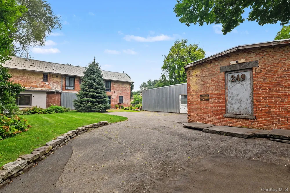 249 Grand Street Newburgh, NY 12550