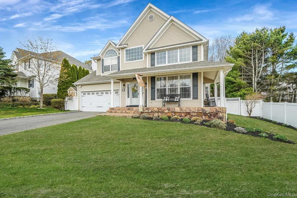 52 Shady View Crossing Manorville, NY 11949