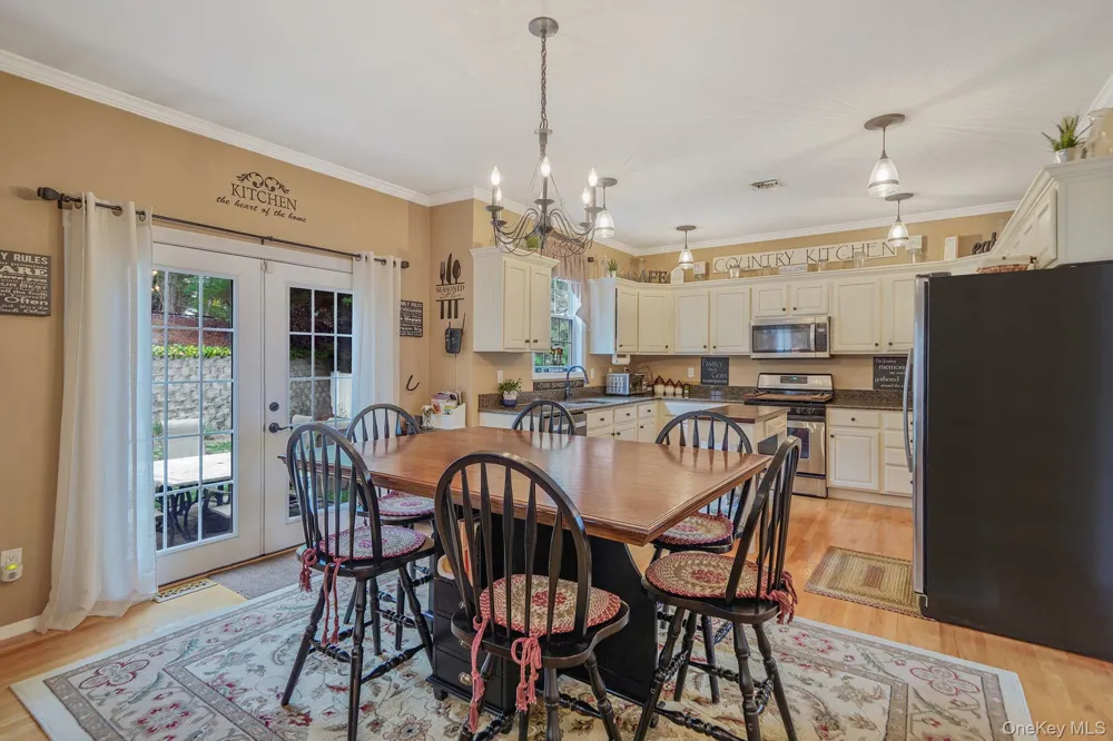 52 Shady View Crossing Manorville, NY 11949