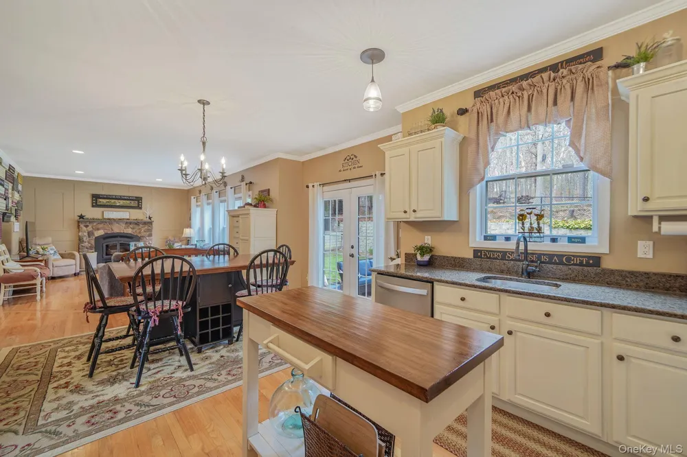 52 Shady View Crossing Manorville, NY 11949