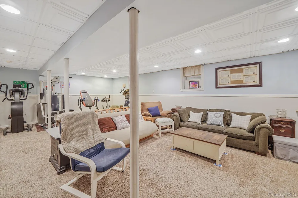 52 Shady View Crossing Manorville, NY 11949