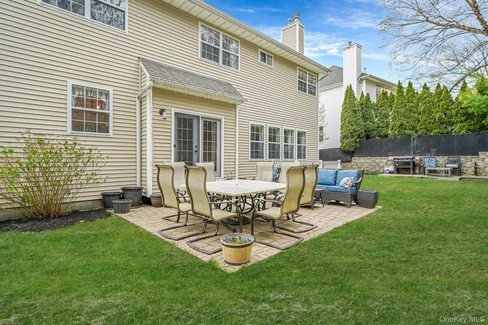 52 Shady View Crossing Manorville, NY 11949