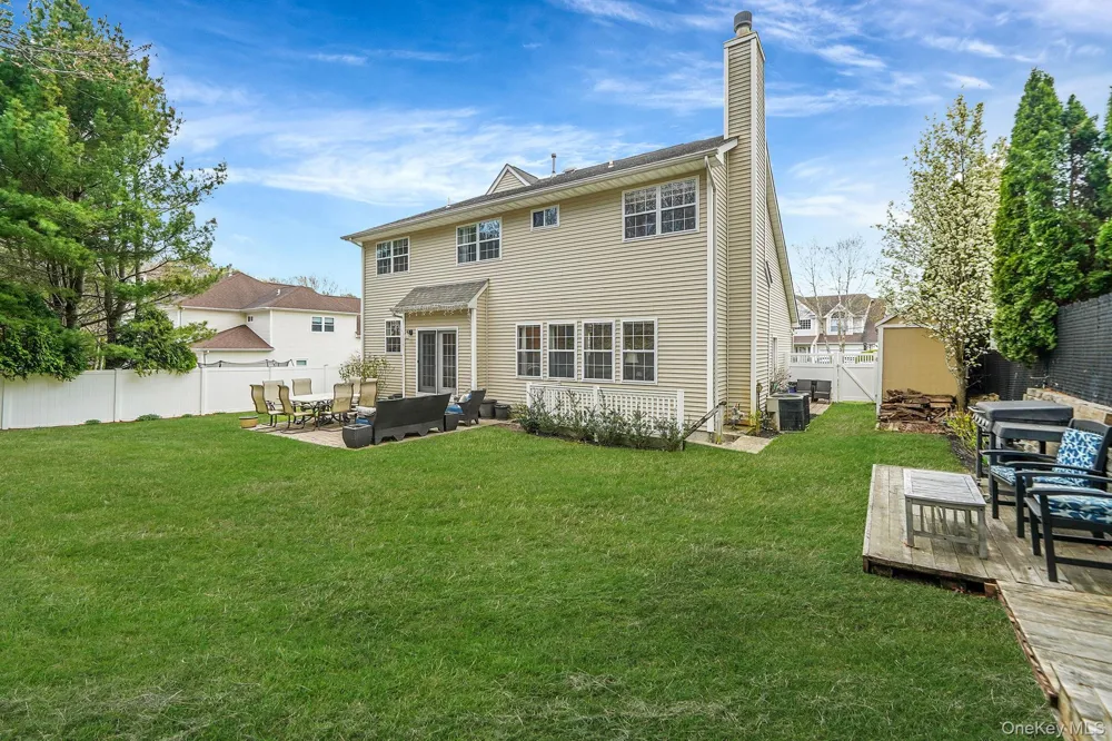 52 Shady View Crossing Manorville, NY 11949