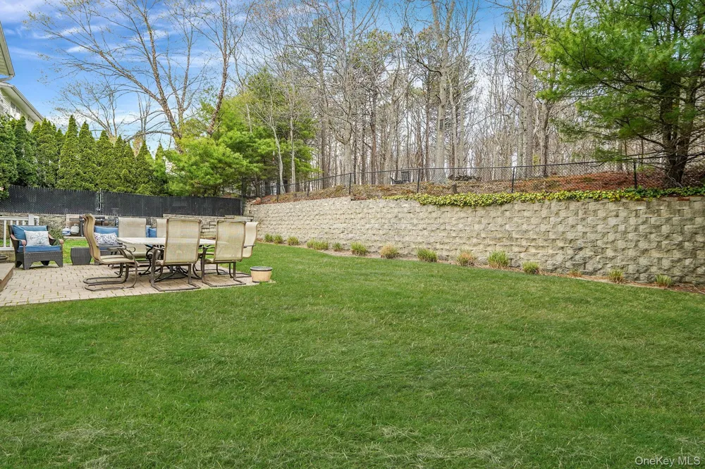 52 Shady View Crossing Manorville, NY 11949