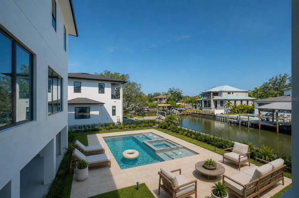 654 GENEVA PLACE Tampa, FL 33606