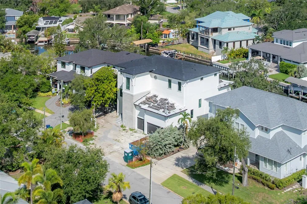 654 GENEVA PLACE Tampa, FL 33606