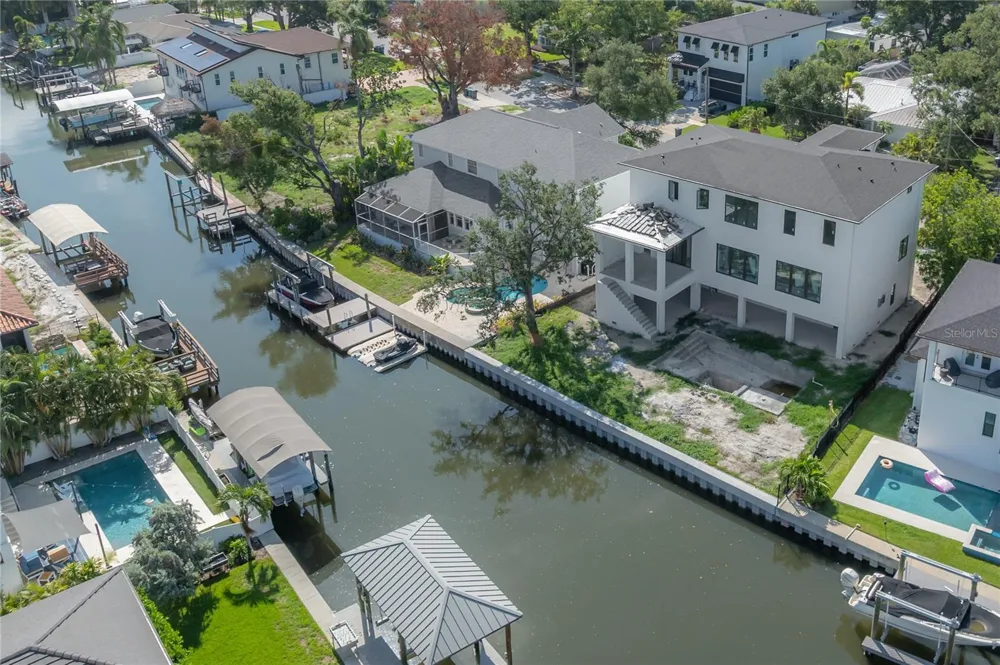 654 GENEVA PLACE Tampa, FL 33606