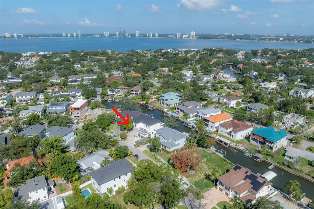 654 GENEVA PLACE Tampa, FL 33606