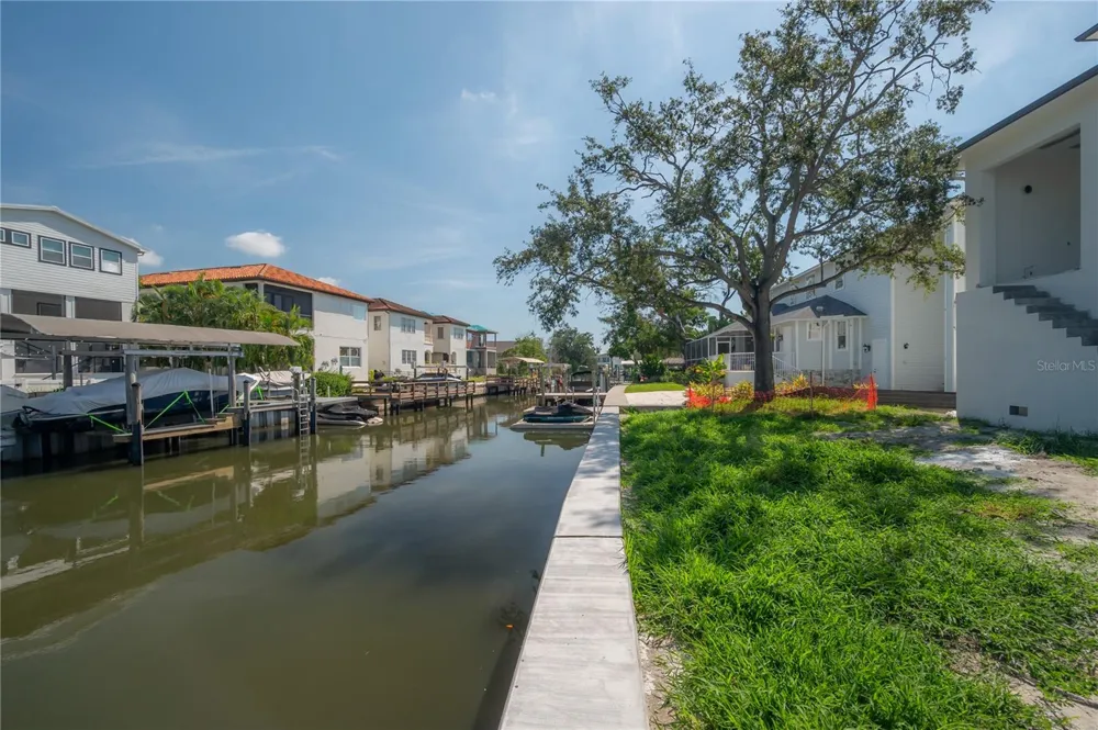 654 GENEVA PLACE Tampa, FL 33606