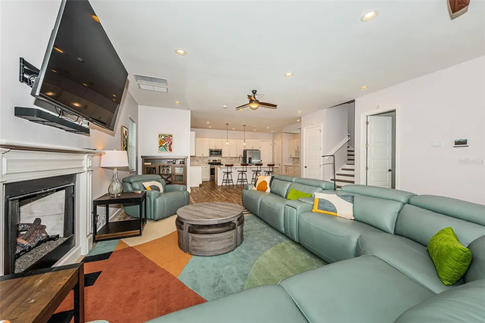 2430 6TH AVENUE St Petersburg, FL 33713