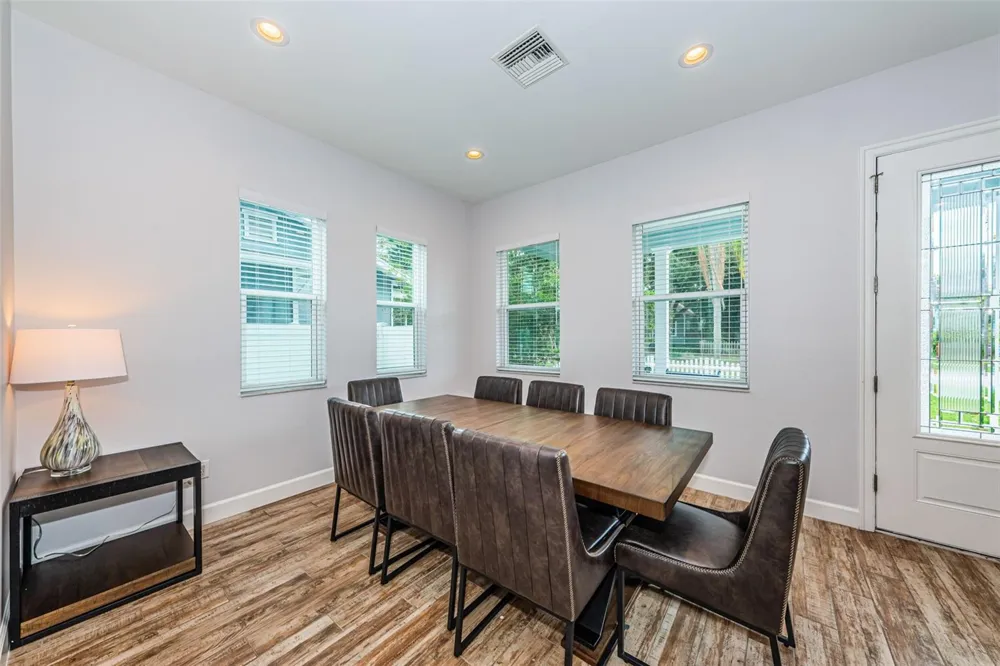 2430 6TH AVENUE St Petersburg, FL 33713